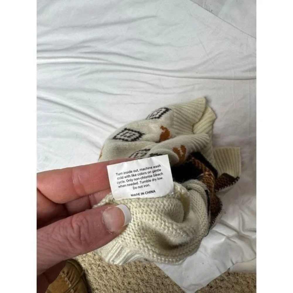 Disney Cream and Brown Chewy Mickey Mouse Southwest Pattern Cozy Sweater. Sz XXL